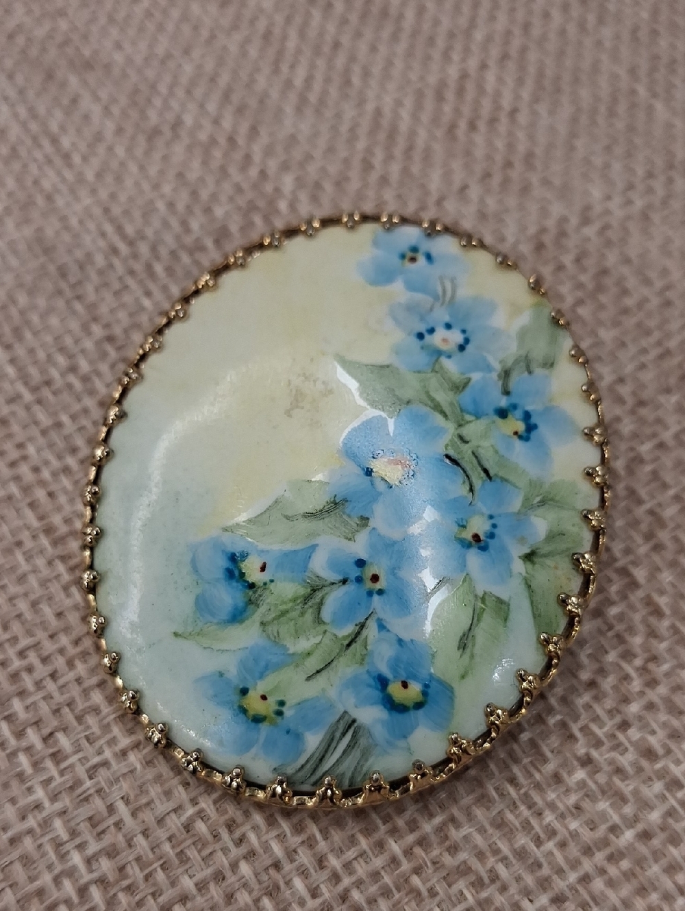 Vintage Style Blue Floral Porcelain Brooch Gold Tone Costume Pin OS